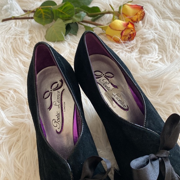 POETiC LICENCE London suede wedges - Picture 8 of 16